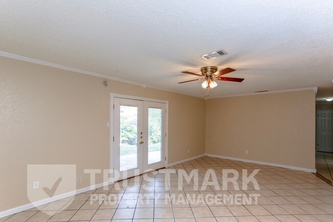 Building Photo - 417 Cottonwood Dr