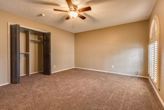 Building Photo - Upper Valley of West El Paso Rental Home