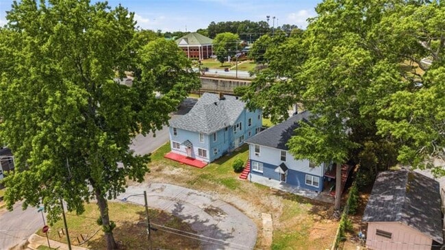 Building Photo - 3638 E Main St
