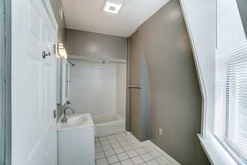 Building Photo - 852 Lincoln Ave