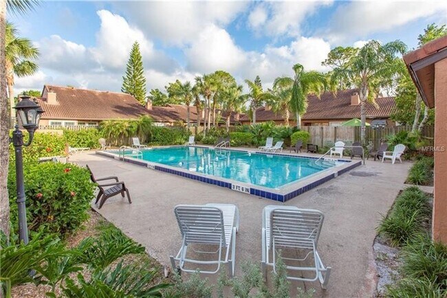 Building Photo - Stunning All Upgraded 2/2 Condo x Rent @ Winter Park Village next to Full Sail !
