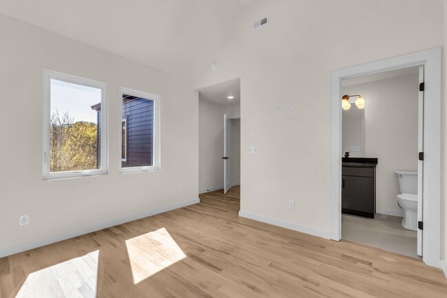 Building Photo - Amazing New Construction in North Nashville!