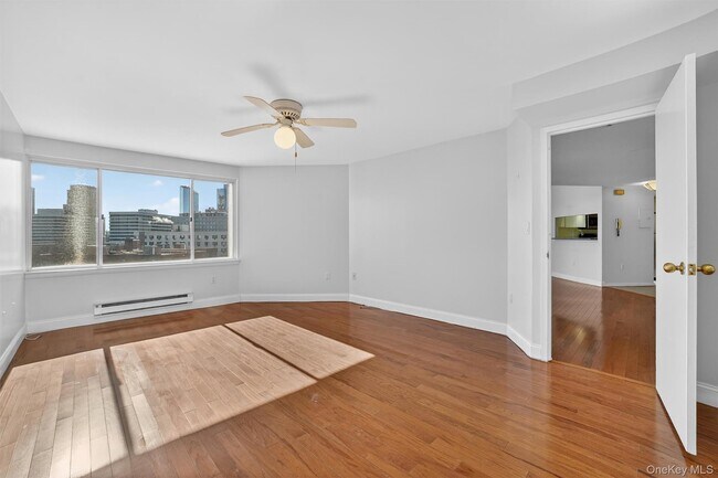 Building Photo - 10 Stewart Pl