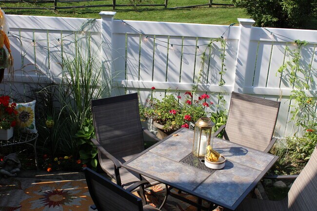 Building Photo - 42169 Gladwin St