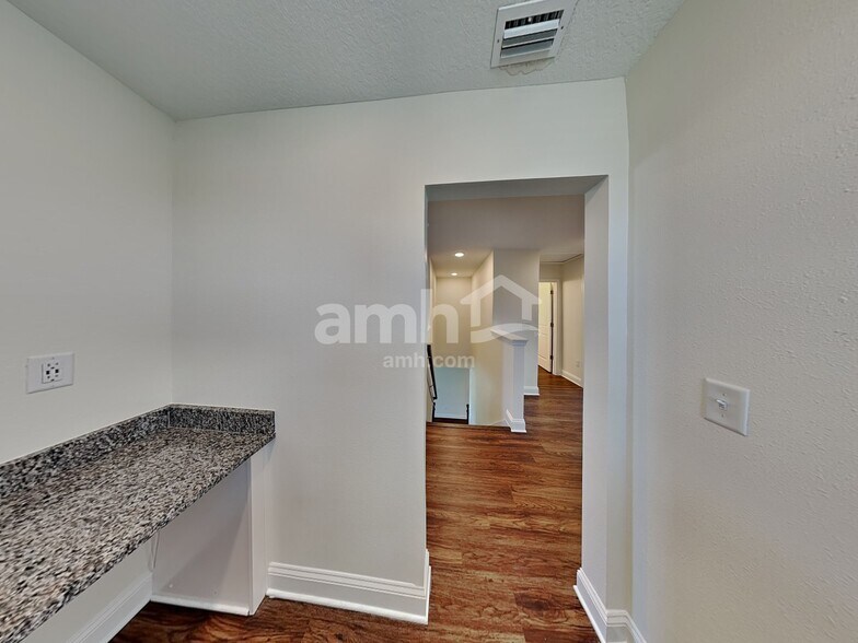 Building Photo - 118 Olivewood Pl