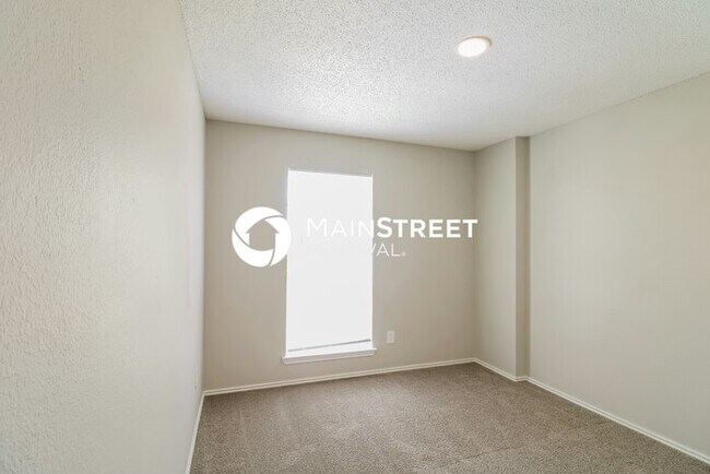 Building Photo - 4 Bedroom Pet-Friendly Home in Missouri City, TX with Main Street Renewal