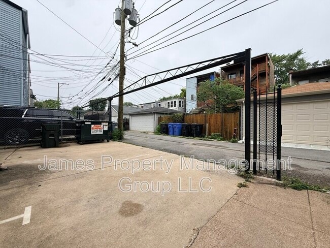 Building Photo - 2524 W Cortez St