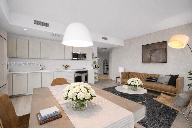 Building Photo - 45 SW 9th St