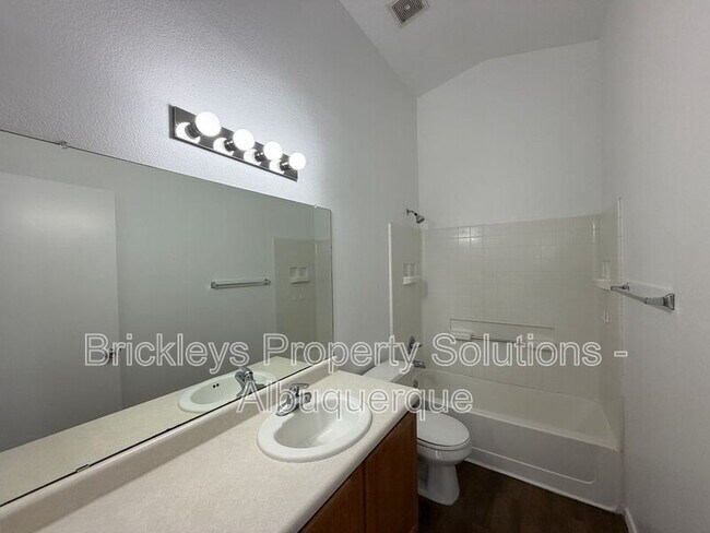 Building Photo - 10627 Brookline Pl NW
