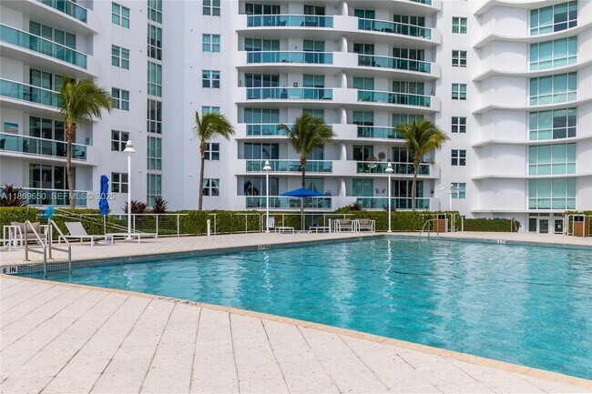 Building Photo - 7900 Harbor Island Dr