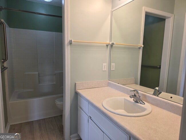 Building Photo - 136 Towne Pk E Dr