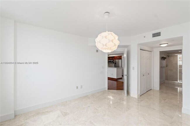 Building Photo - 19501 W Country Club Dr