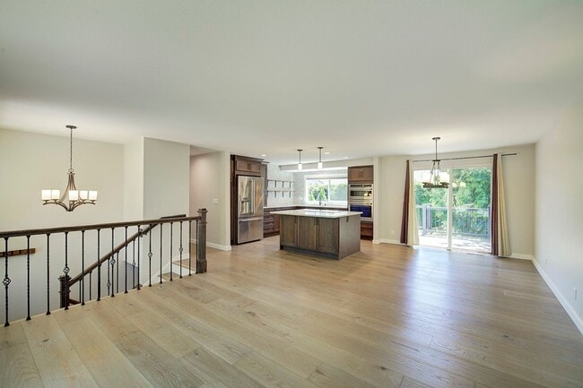 Building Photo - 4Bd/2.5Ba Kirkland House
