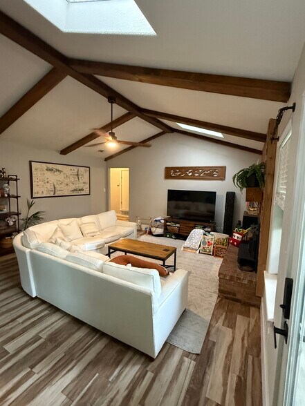 Living room - 7509 Jean Ann Dr