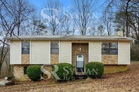 Building Photo - Spacious 3 Bedroom 2 Bathroom Split Level