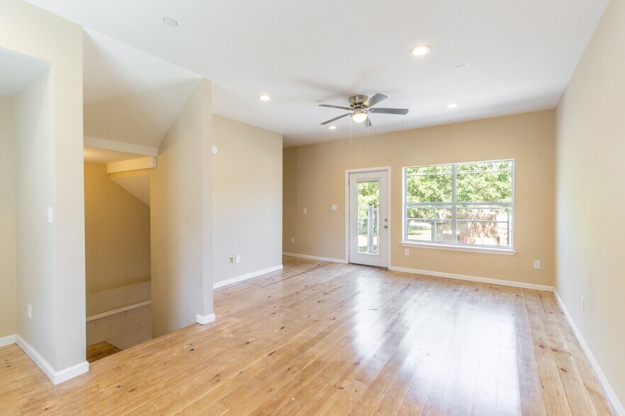 Building Photo - 55 N Warren St