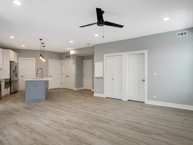 Building Photo - 5528 W Gettysburg St