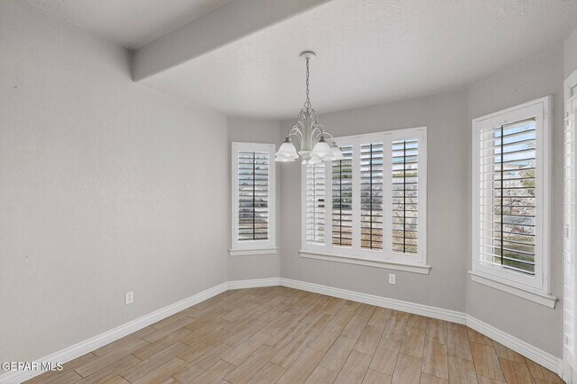 Building Photo - 1365 Desert Canyon Dr