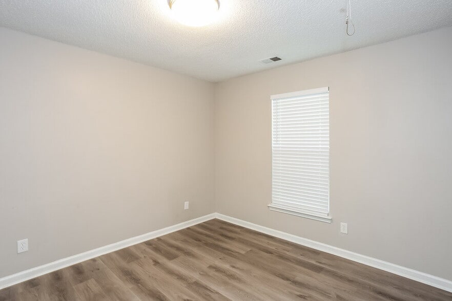 Building Photo - 10316 Gold Pan Rd