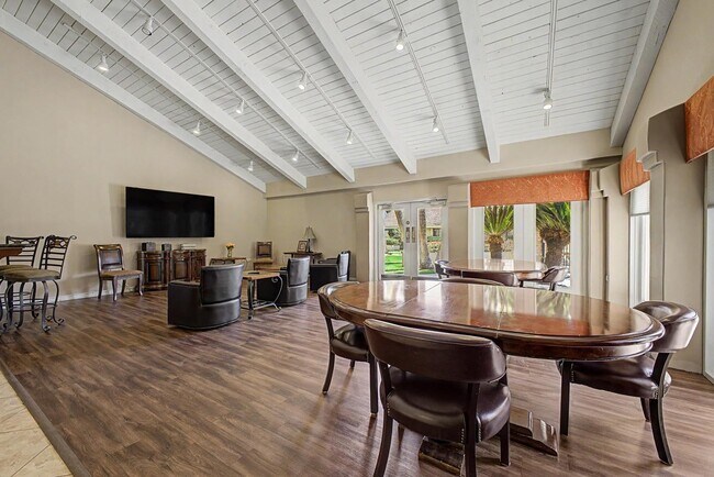 Building Photo - 4200 N Miller Rd