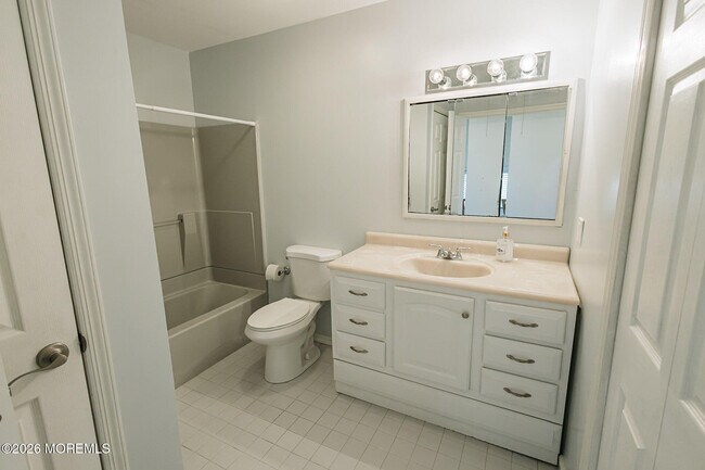 Building Photo - 1601 Alpine Trail