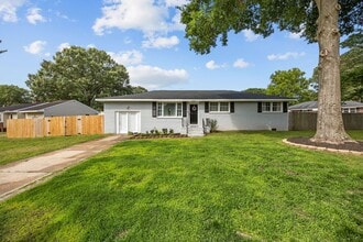 Building Photo - Spacious 4-Bedroom Home with Saltwater Pool & Large Fenced Yard