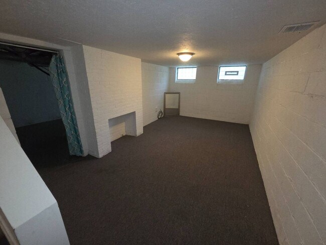 Building Photo - 4075 Ellison Rd
