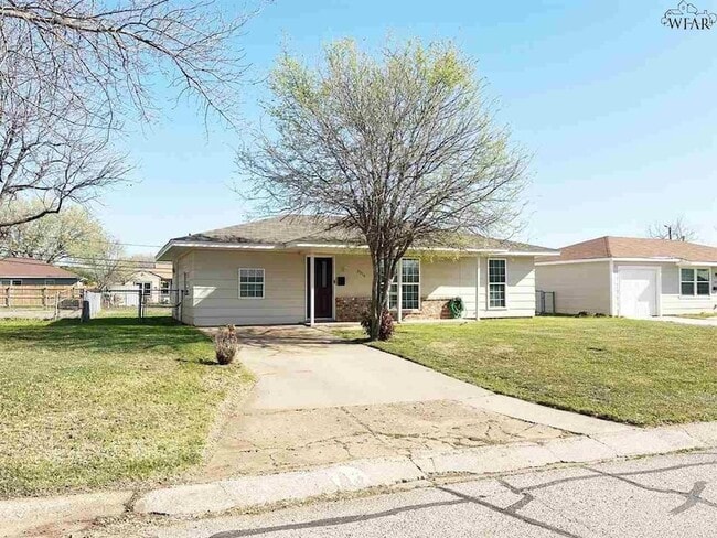 Building Photo - 3016 Stearns Ave