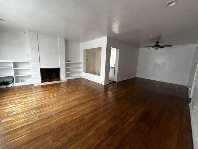 Building Photo - 511 Carlisle Blvd SE