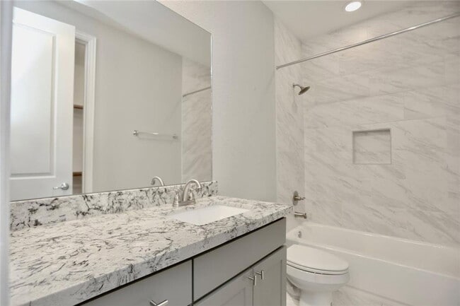 Building Photo - 1227 W 19th St