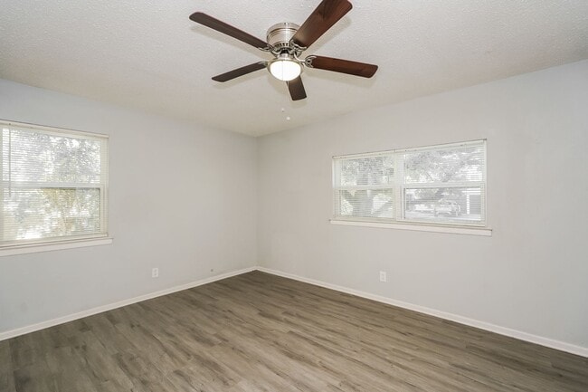 Building Photo - Newly Renovated Single Family Home | 4 BR/2BA | Car Covered Parking | With 2 living areas