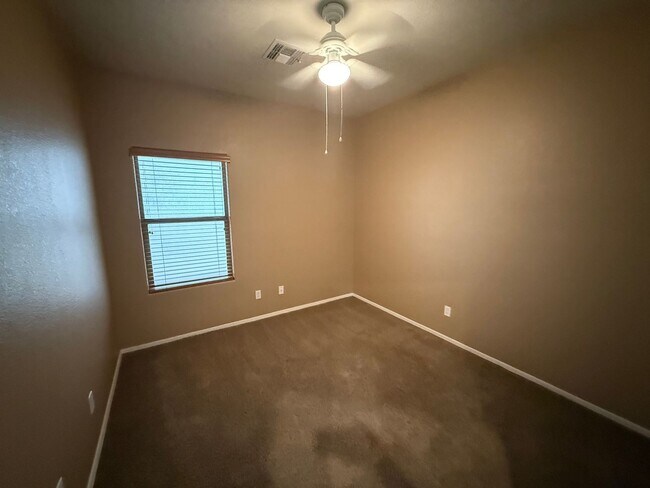 Building Photo - BEAUTIFUL 4 BEDROOM HOME IN JOHNSON RANCH