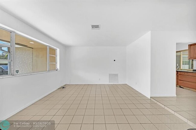 Building Photo - 3371 Liberty St