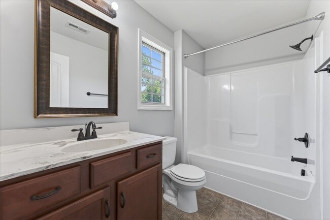 Building Photo - Pet Friendly Three Bedroom!