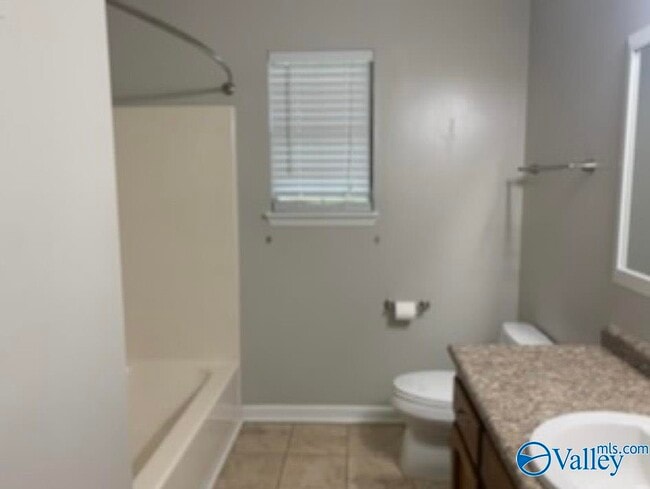 Building Photo - 105 Gibbon Dr