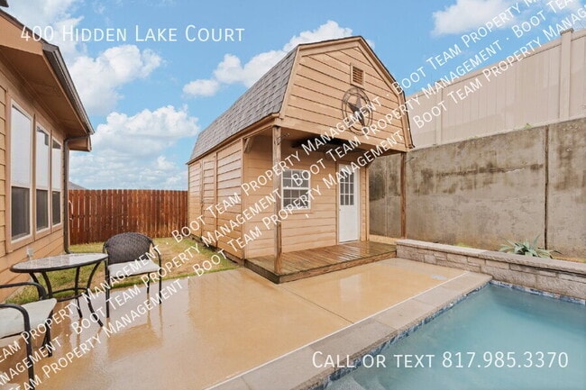 Building Photo - 400 Hidden Lake Ct