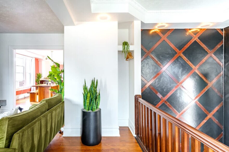 Building Photo - 29 Lundy St