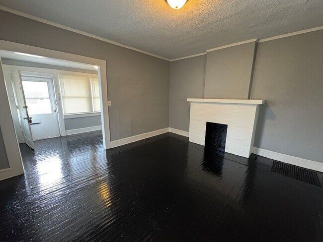 Building Photo - 3632-3634 Birchwood Ave