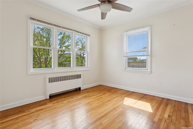 Building Photo - 349 E Market St