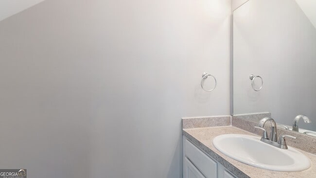 Building Photo - 848 Ridge Ave NW