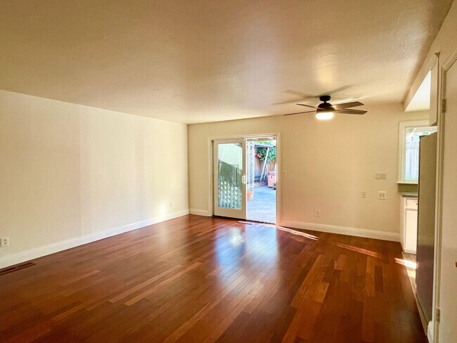 Building Photo - 58 Stanford Ct