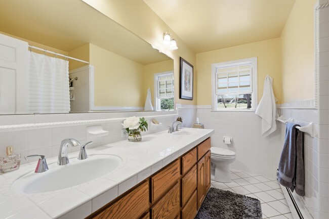 Building Photo - 2050 Cherryville Rd