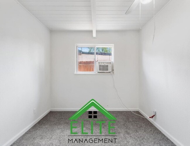 Building Photo - Charming Updated Home in Convenient Sacram...
