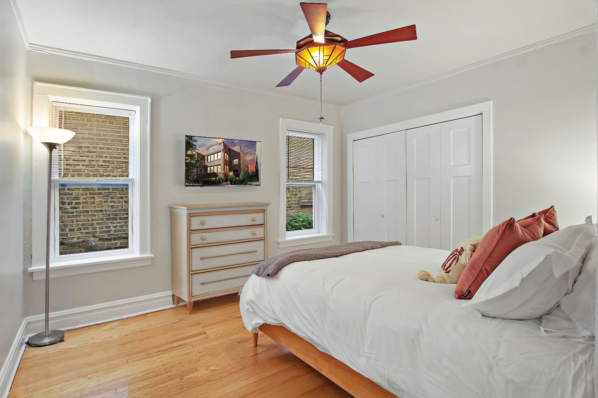 Building Photo - 7008 N Rockwell St