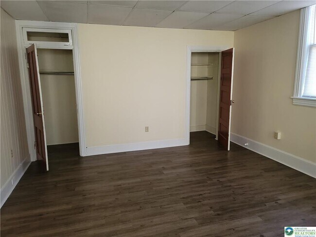 Building Photo - 42 Broadway