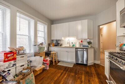 Building Photo - 3022 N Avers Ave