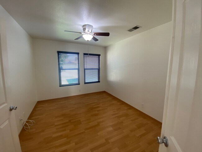 Building Photo - 5828 Ave L11