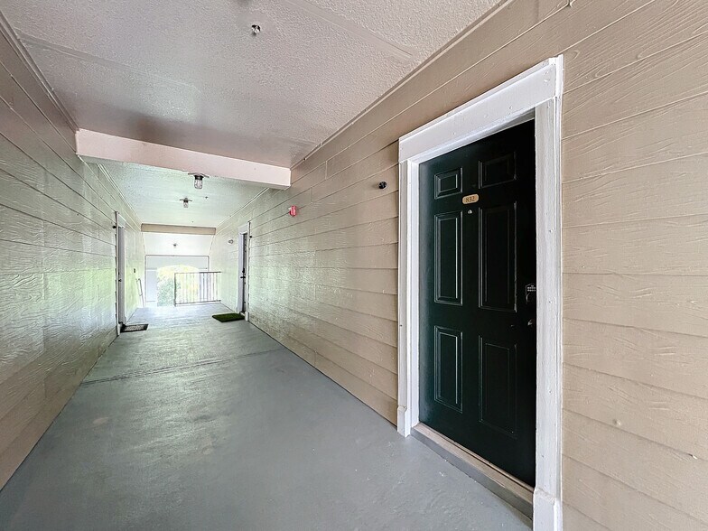 Building Photo - 13103 Mulberry Park Dr