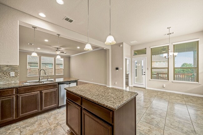 Building Photo - 4 BEDROOM FOR RENT- SEPARATE LIVING AREA - OFFICE