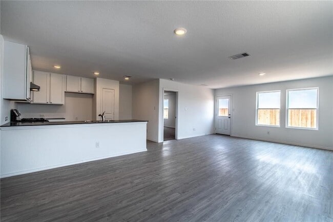 Building Photo - 2302 Medusa Dr